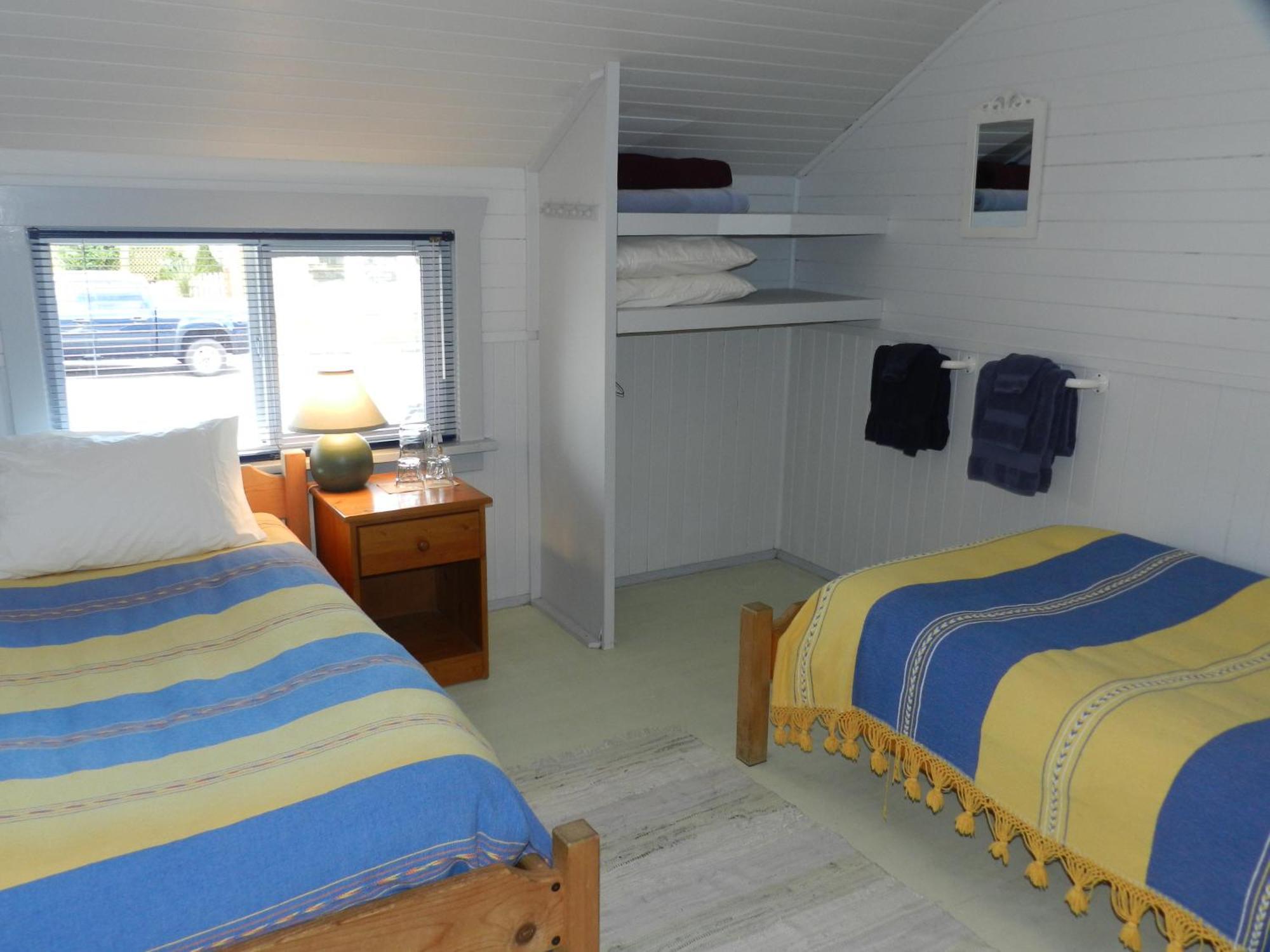 Tofino Paddlers Inn الغرفة الصورة