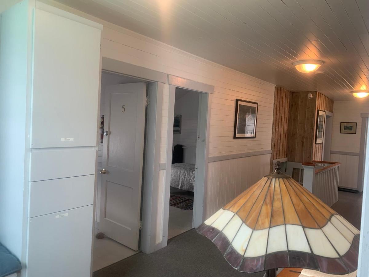 Tofino Paddlers Inn المظهر الخارجي الصورة